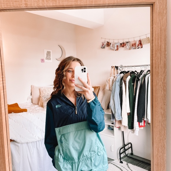 North Face Blue Windbreaker!! - Picture 9 of 9